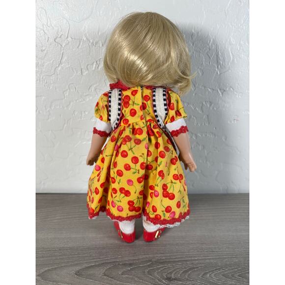 Madame Alexander Doll 1993 – Blonde, Cherry Dress & Apron Bucket